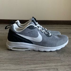 Nike Air Max Motion Low SE Black White 844836-004 Size 13